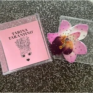 Tarina Tarantino Red flower hair clip Tarina Tarantino | Accessories | Tarina Tarantino Felt  main image 2